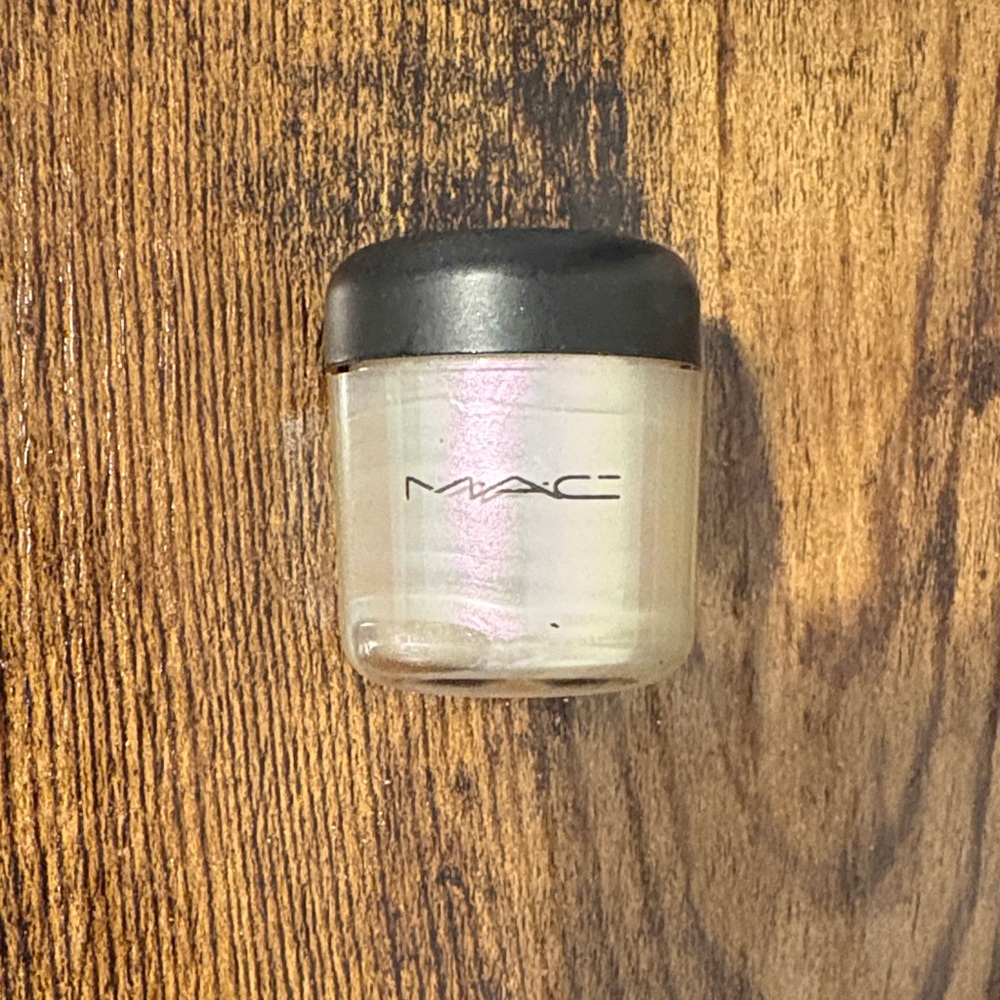 MAC ALLOVER GLOSS- Astonish- Pearl Pink/White Glow